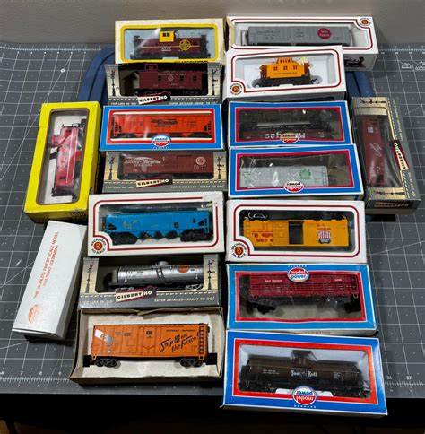 HO Scale Train Cars Mostly New in the Box | EstateSales.org