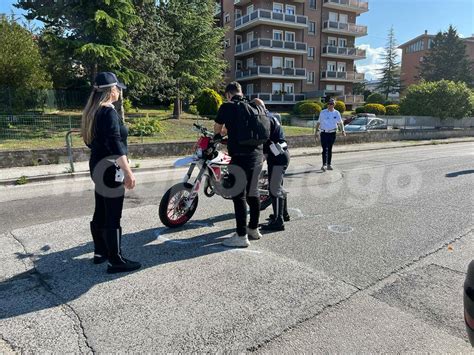 Incidente In Via Aldo Moro Frattura Alle Braccia Per Il Motociclista