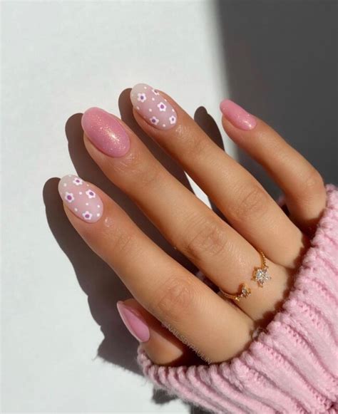 50 Cutest Short Nail Designs For Spring 2022 — Pink Silver And White