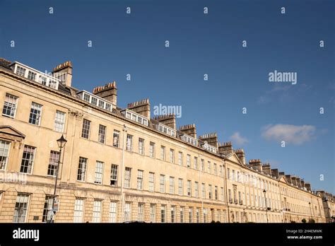 Classic Bath housing architecture built with local Bath Stone Stock Photo - Alamy