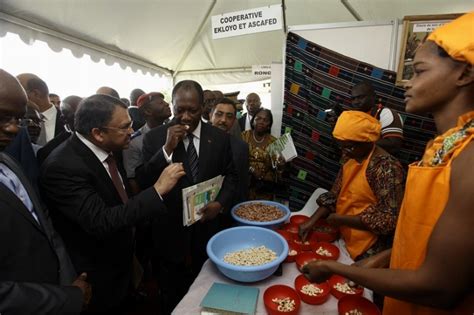 Bouak Le Chef De Letat Sem Alassane Ouattara Inaugure Une Usine De