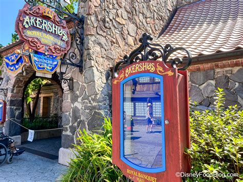 Disney's Akershus Royal Banquet Hall Reopens in EPCOT | the disney food ...