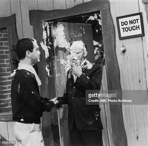 Actor Soupy Sales and singer Frank Sinatra appear on the Set of The... News Photo - Getty Images