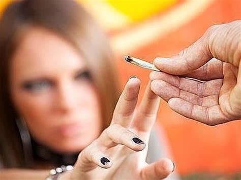 Marihuana Y Cristal Drogas Más Consumida Entre Jóvenes