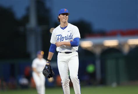 No 8 Gators Belt Out Five Home Runs To Knock Off No 4 Aggies In Series Opener Espn 981 Fm