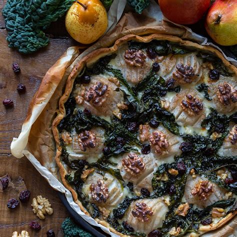 Torta Salata Facilissima Con Gorgonzola Pere Noci E Cavolo Nero