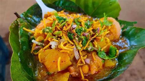 exploring odia street food rich flavours  dahi bara aloo dum
