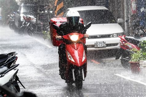 午後熱對流旺盛 大台北地區降大雨 上報 焦點