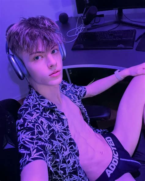 Gay Boy Luca Pfister Giant Bulge