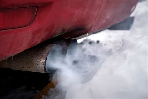 Posibles Razones Por Las Que Tu Coche Echa Humo Blanco