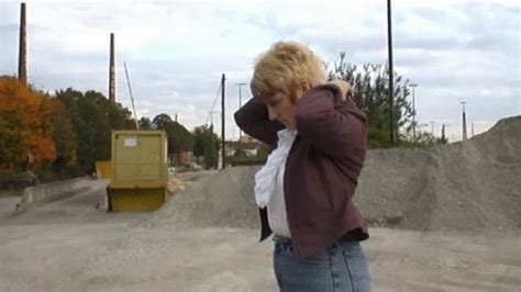 Blonde Short Haired Girl In Skintight Blue Mustang Stretchjeans And On