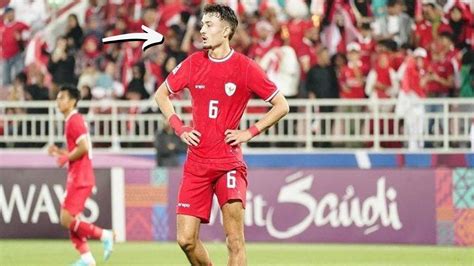 TENDANGAN JAUH GOAL BERKELAS DARI IVAR JENNER BIKIN SATU STADION