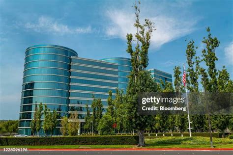 Oracle Corporation Headquarters Photos and Premium High Res Pictures ...