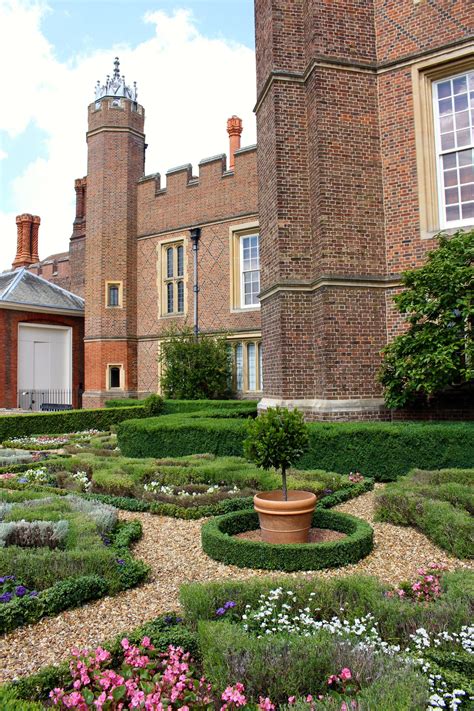 Hampton court palace gardens – Artofit