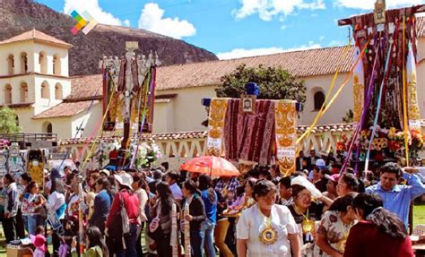 Fiesta De Las Cruces En Estas Regiones Se Celebra Con Fervor Y