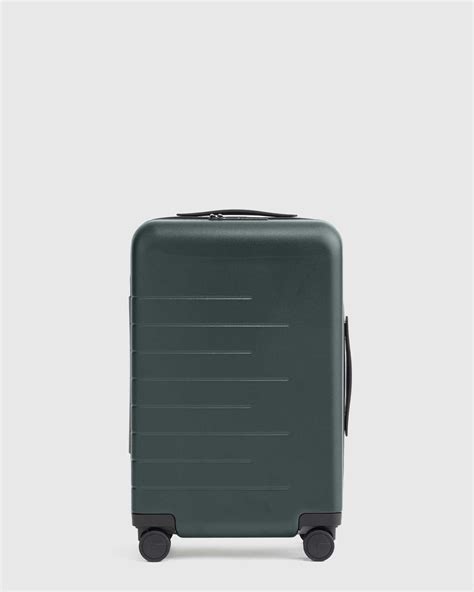 Expandable Carry-On Hard Shell Suitcase - 20"