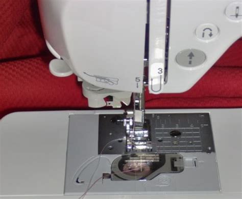 Threading project runway sewing machine - lasoobear