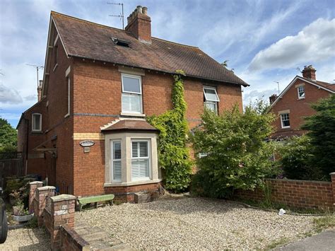 3 Bed Semi Detached House For Sale In Ashchurch Road Tewkesbury Gl20