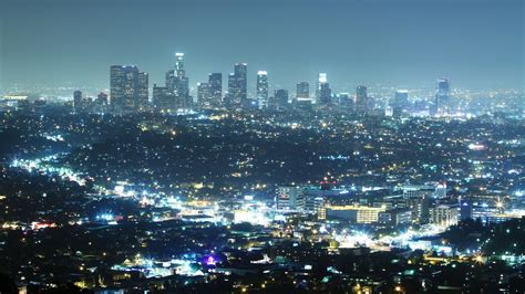 How urban population and transportation influence viral infections