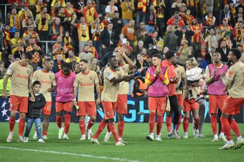 Rc Lens Lille D Couvrez Le Groupe Lensois Pour Le Derby Lensois