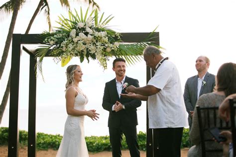 Romantic Sugar Beach Maui Wedding - Makena Weddings