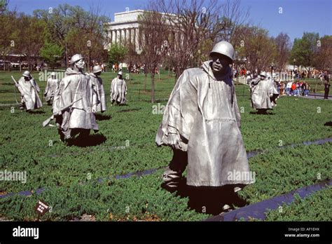 Statues Of Soldiers Korean War Veterans Memorial West Potomac Park