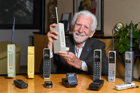 Il y a 50 ans, Martin Cooper appelait son rival à Bell System avec le