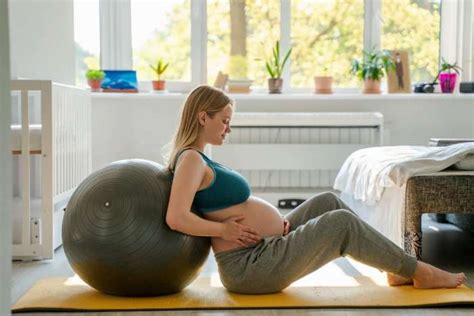 When To Begin Using An Exercise Ball During Pregnancy