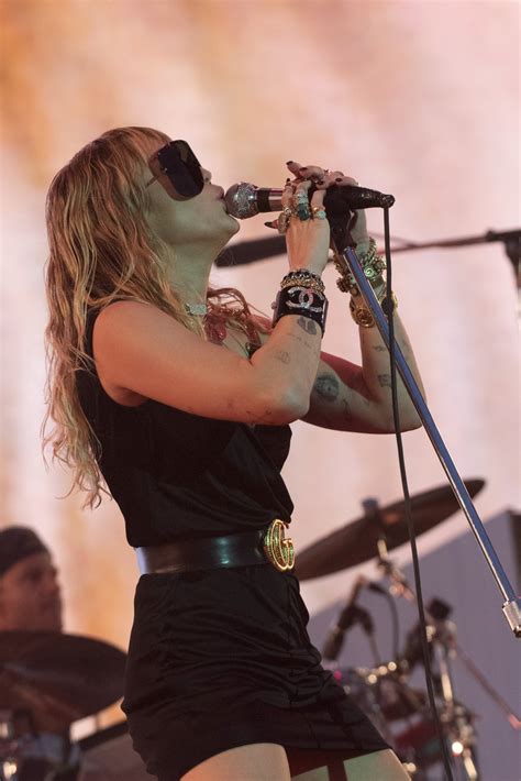 Miley Cyrus Sexy On Stage Hot Celebs Home