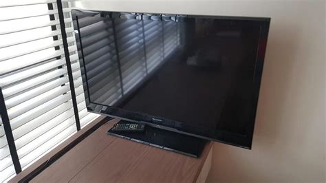 Sharp LC 32LE240M LCD 32 TV TV Home Appliances TV Entertainment