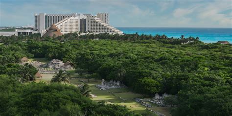 Miramar Garden wedding venue in Iberostar Selection Cancun - Mexico