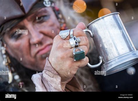 Tybee Island Georgia 10th Oct 2015 A Pirate Shows Off Is Rings