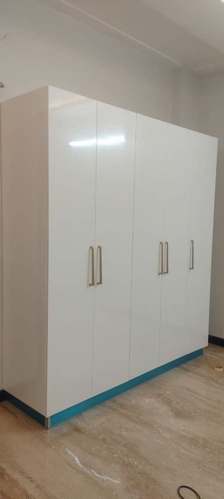 Steel Doors Modular Wardrobe Without Mirror With Locker At Rs