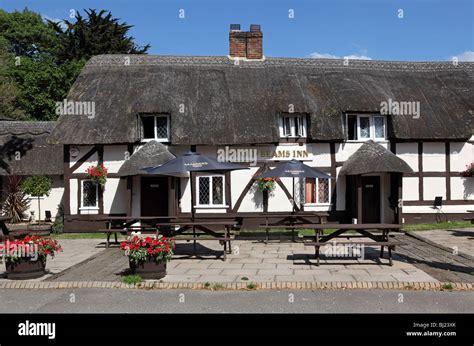 New Forest Pubs Hi Res Stock Photography And Images Alamy