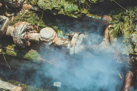 Corros O Enferrujada Atrav S Da Tubula O Da V Lvula De Vazamento De