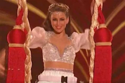 Dancing On Ice S Rachel Stevens Thrills Fans With Skating Debut As She