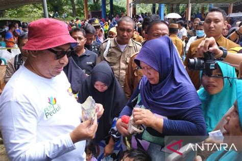 Pemkab Bone Bolango Dan Bulog Gelar Pasar Murah Sembako Antara News