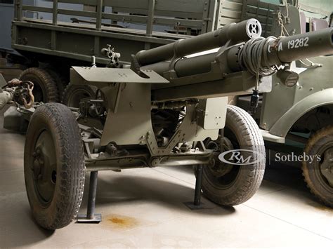 1940 45 US Army Ordnance M2A1 105 Mm Howitzer And Carriage