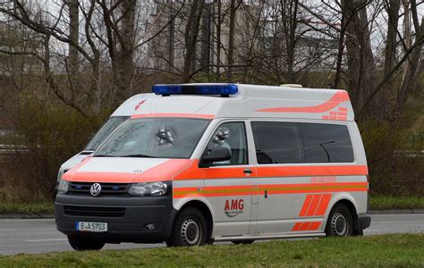 EIN VW Krankentransport Fahrzeug Der Ambulanz Marzahn GmbH Am 31 03 16