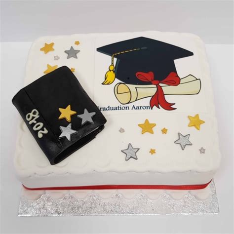 Graduation Hat Cake - Quigleys