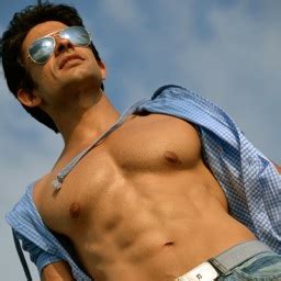 Hot Body Shirtless Indian Bollywood Model Actor Hussain Kuwajerwala