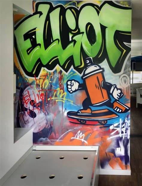 Naam Elliot En Spuitbus Op Skateboard Ik Wil Graffiti