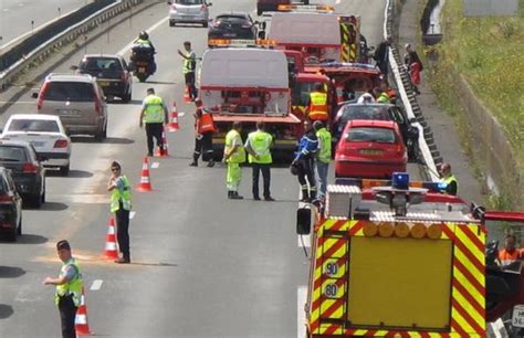 Dix véhicules impliqués dans un carambolage sur l A 10