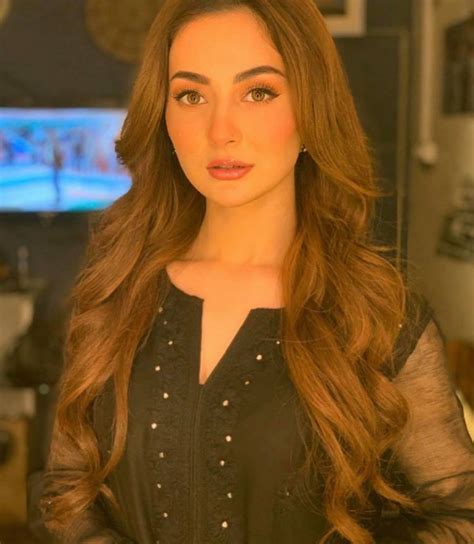 Hania Aamir Looks Stunning In Her Latest Photoshoot Showbiz Pakistan