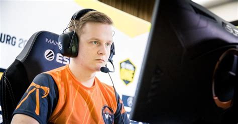 Офлейнер высказался NAVI о смене позиции