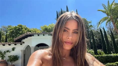 Sofia Vergara topless în bikini la piscină Heidi Klum reacționează