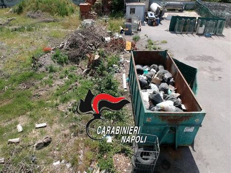 Scisciano Scoperta Discarica Abusiva In Un Capannone Tra I Rifiuti