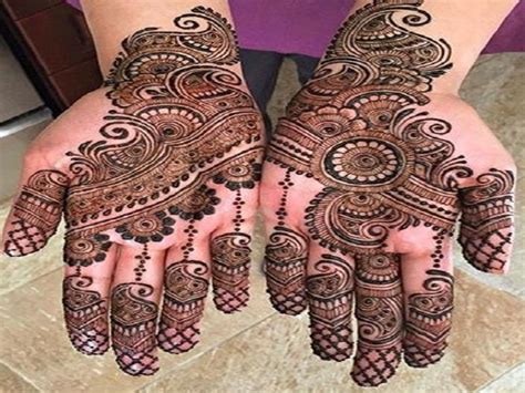 Karwa Chauth Simple Mehndi Design Images करवा चौथ पर दुल्हन की तरह