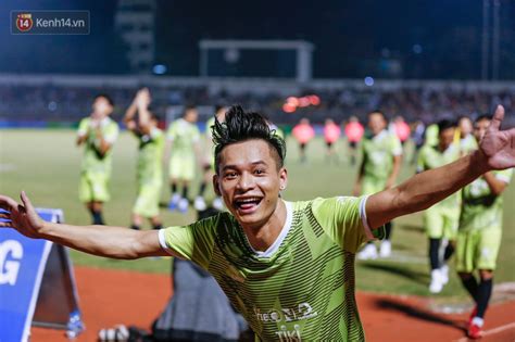 Không chỉ nghiện game nhiều hot streamer Việt còn là những kẻ mê bóng đá thứ thiệt nhưng đó