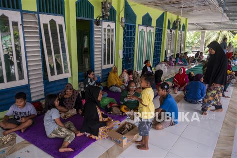 662 Warga Mulai Mengungsi Terdampak Banjir Sigi Republika Online